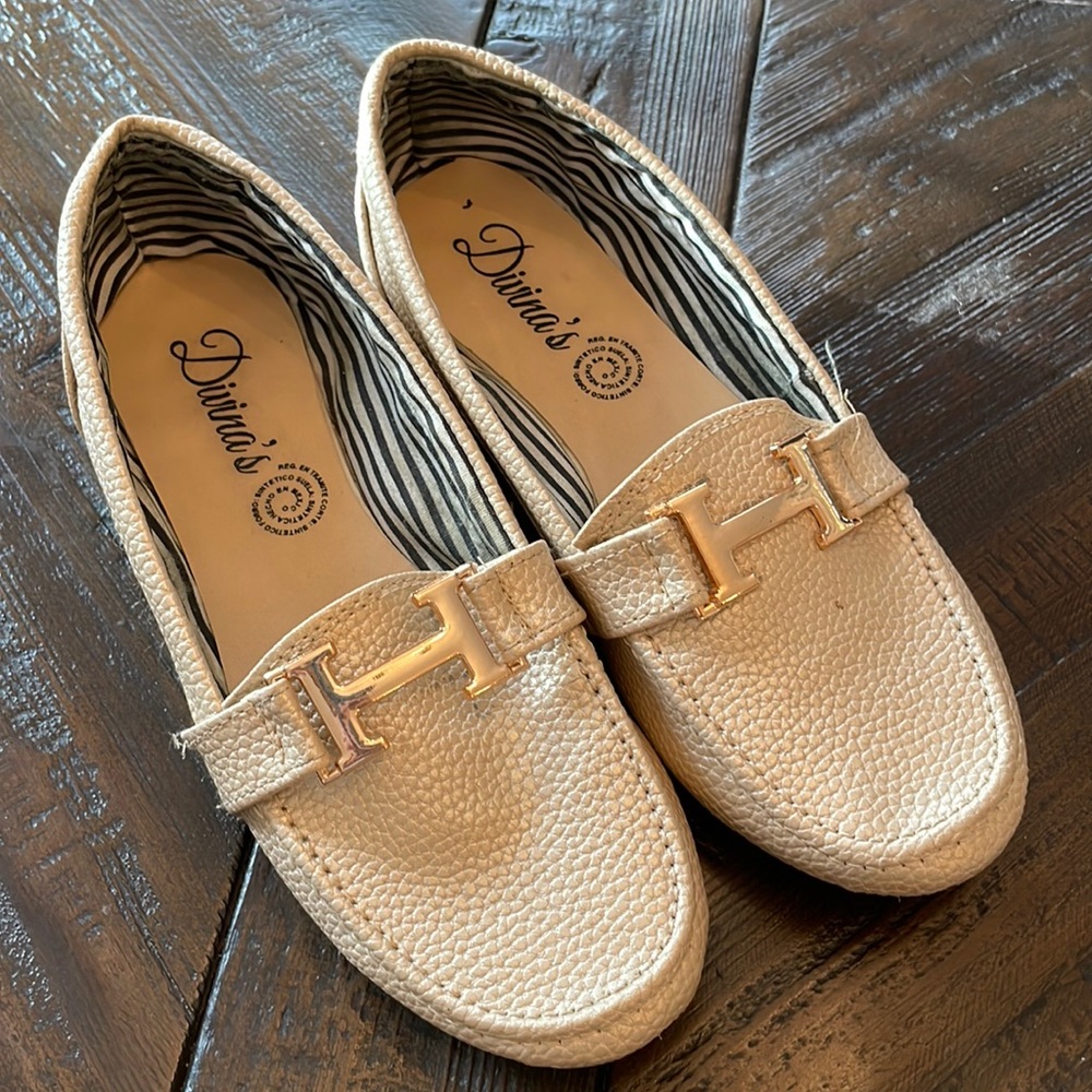 Metallic Slip On with H size 8 Divinas